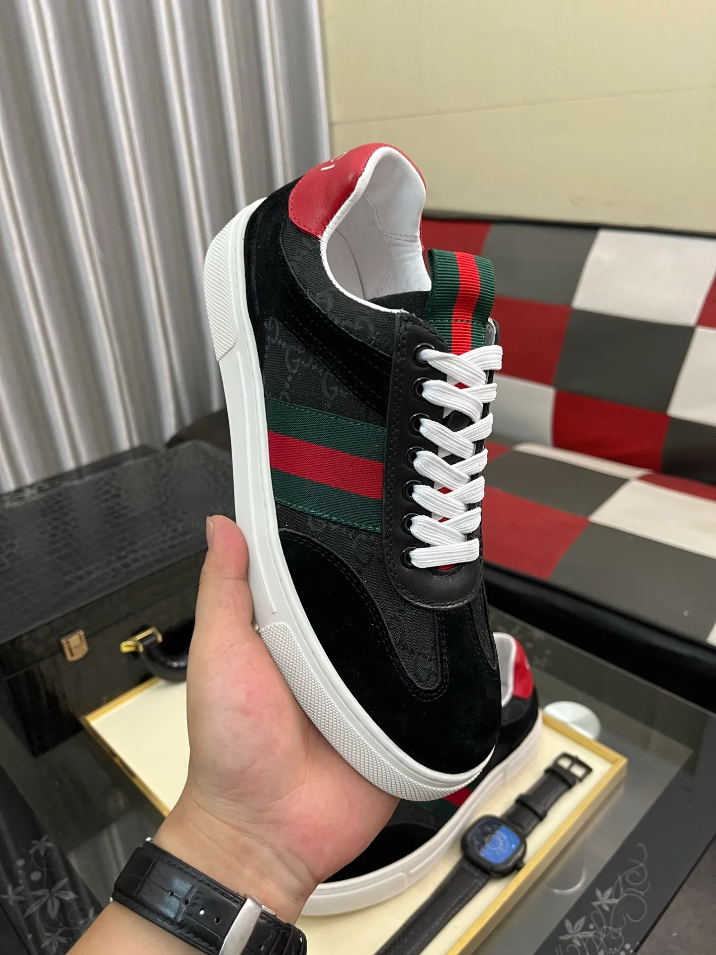 Men's Men's Shoes 💰440 ⌚️⌚️[GUCCI] Gucci men's casual shoes are absolutely popular 🔥The ultimate matching item for trendy men! The charm of super texture is irresistible, the main recommendation, the flower leather color is bright! The upper is made of high-quality brand printed fabric with cowhide, breathable leather lining and wear-resistant rubber sole, noble and elegant! Extremely comfortable🎁🎁You can be as handsome as you want💪 Available in sizes 38-44 and 5️⃣colors